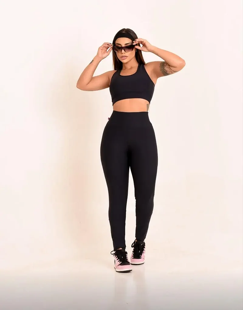 Calça Preta Empina bumbum Sem Drapeado
