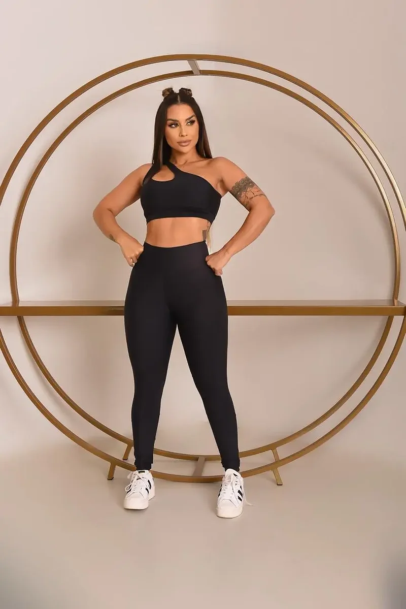 Calça Preta Empina bumbum Sem Drapeado