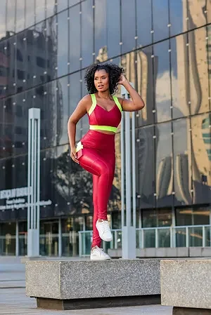 Conjunto Dopamine Vermelho: Top com Alça Elástica + Legging com Bolso Lateral